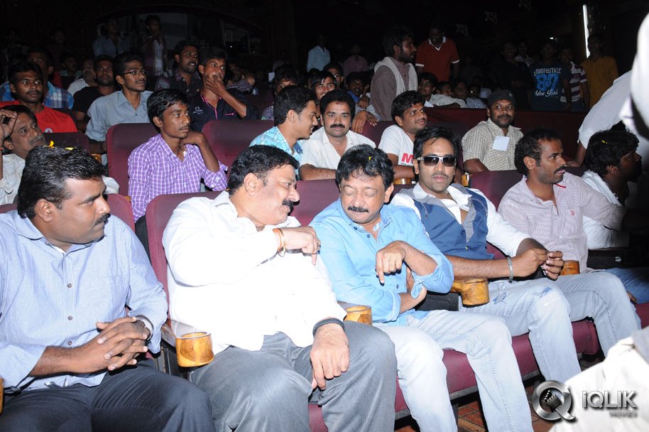 Rowdy-Movie-Promotion-in-Guntur